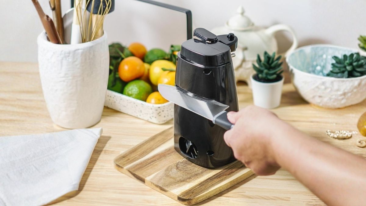 BELLA Electric Can Opener and Knife Sharpener: A Smarter Way to Simplify Your Kitchen Routine

