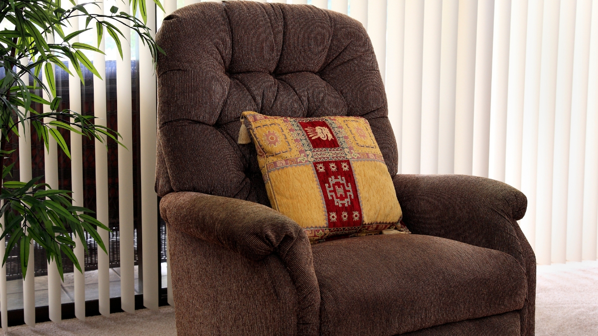 How the CDCASA Electric Lift Chair Recliner for Seniors Stacks Up in Comfort and Support