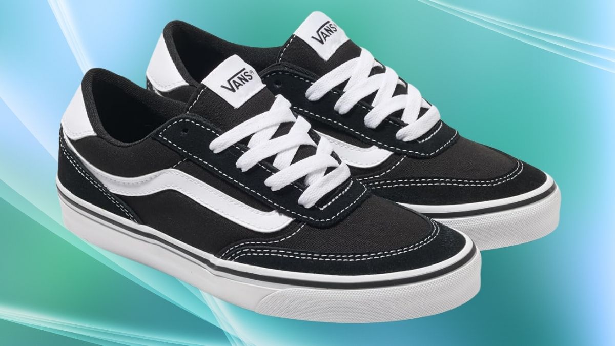 Vans Women’s Laced Shoes: Heritage Design Meets Modern Comfort
