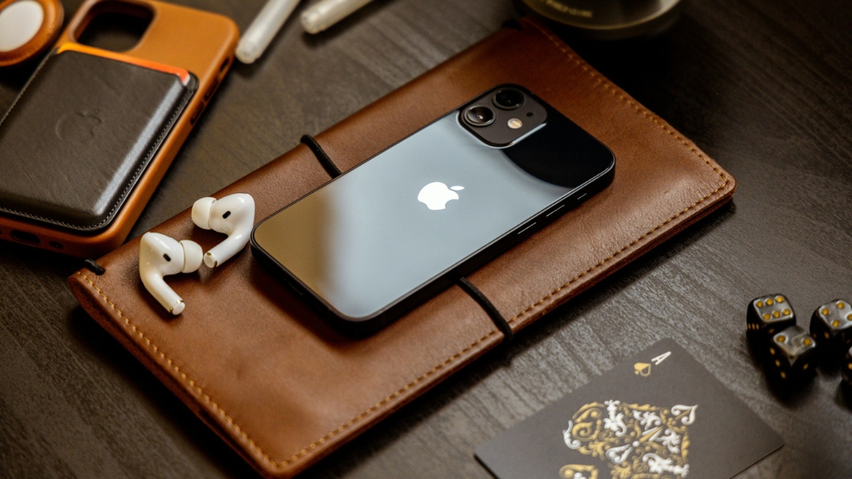 What Makes the Apple iPhone 12 Unlocked a Smart Buy in 2025