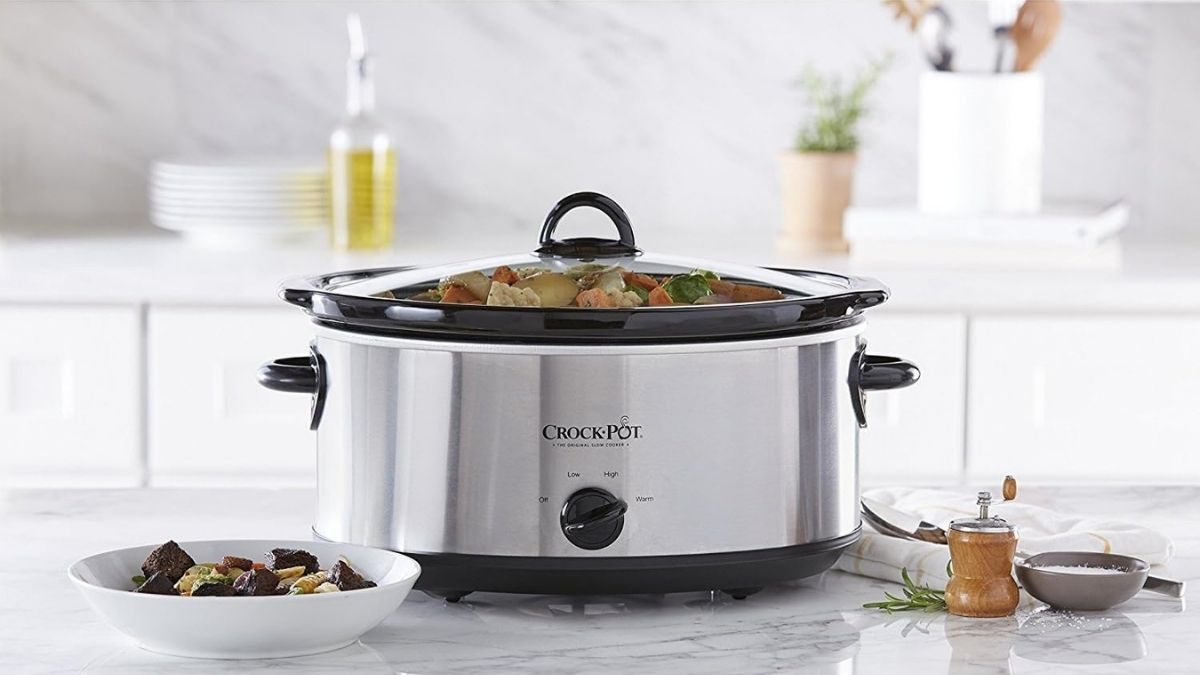 Why the Crock-Pot 7 Quart Manual Slow Cooker Still Reigns as a Family Favorite